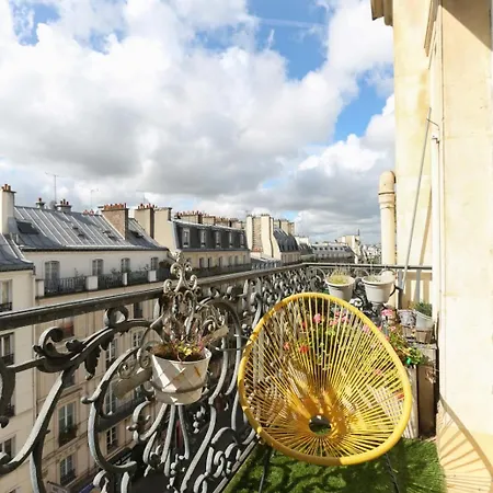 Spacious And Warm Paris